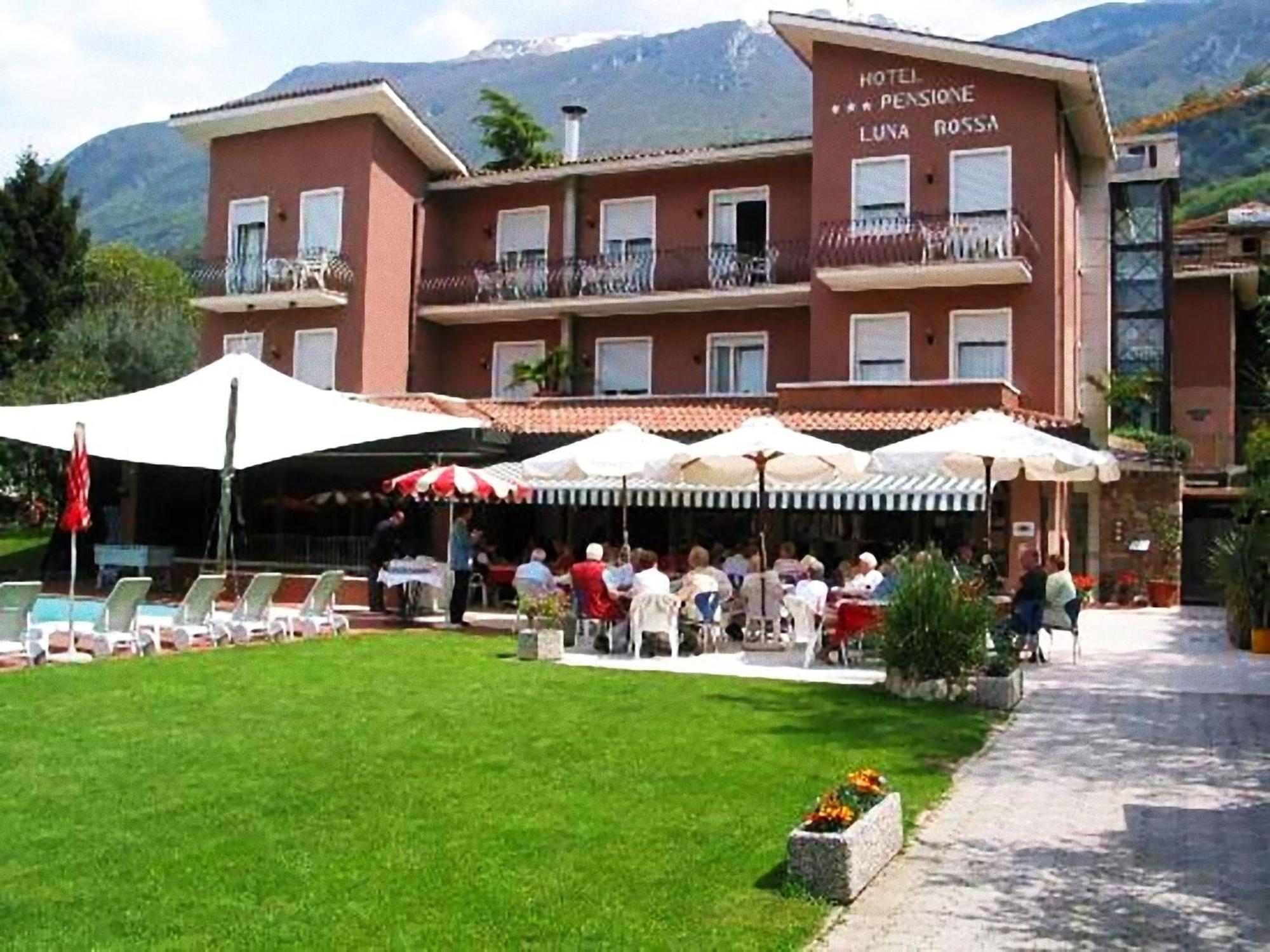 Ambienthotel Luna Rossa Malcesine Exterior foto