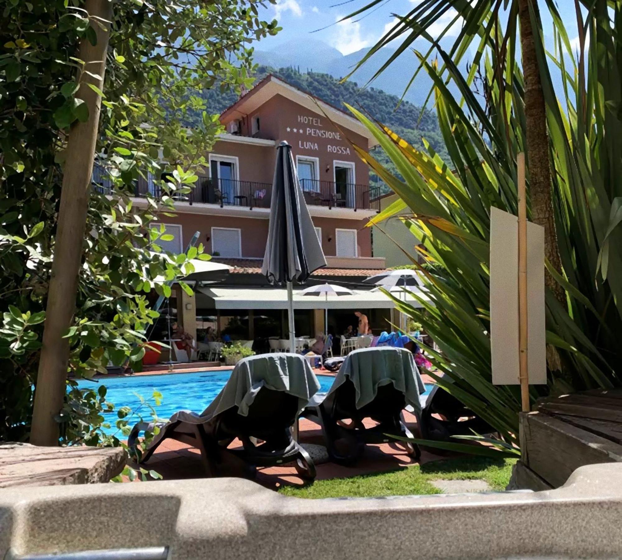 Ambienthotel Luna Rossa Malcesine Exterior foto