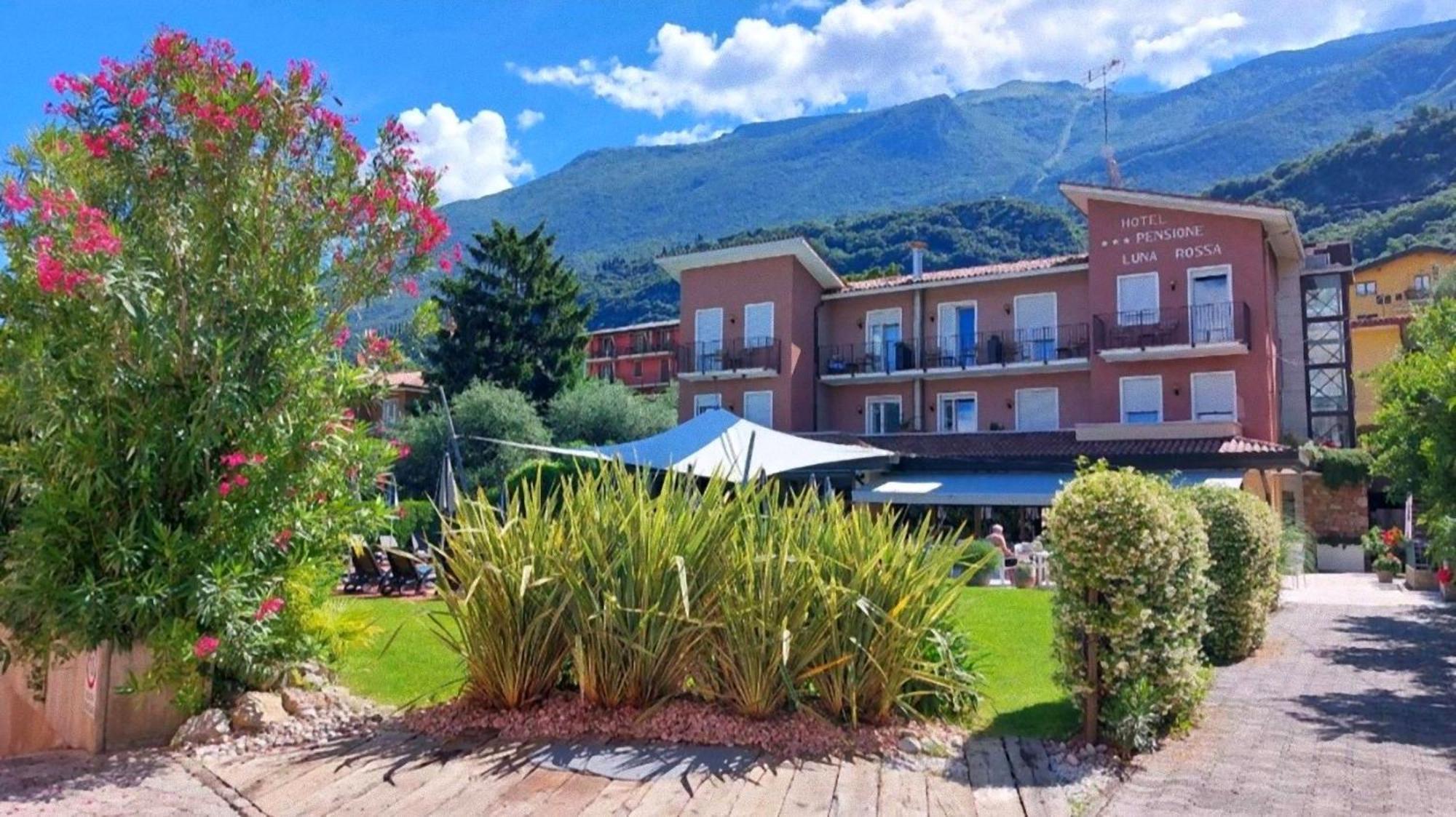 Ambienthotel Luna Rossa Malcesine Exterior foto